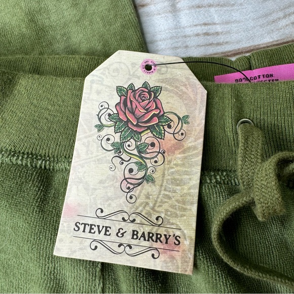 Steve & Barry’s 
size Small
pull on green pants - Picture 8 of 9